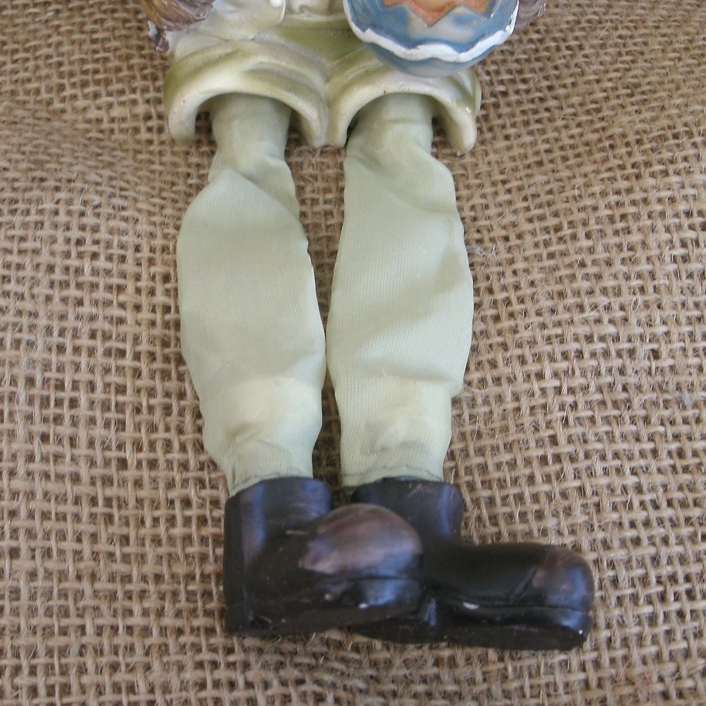 Vintage Rabbit Gardener Shelf Sitter Figurine - Picture 12 of 16